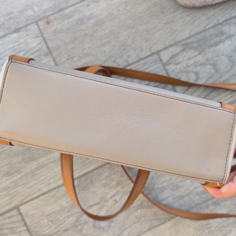 Fossil Leather Cross-Body Bag - Picture 5 of 7